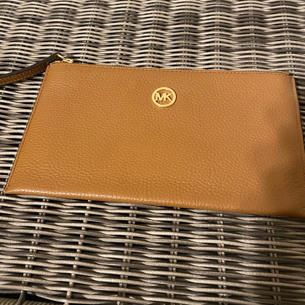 Michael kors camel leather wristlet new